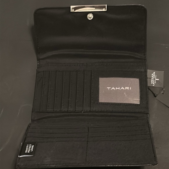 TAHARI WOMEN WALLET BLACK NEW - Picture 7 of 12
